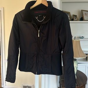 Obermeyer, Ladies 8, Dragon style black ski jacket.like new condition